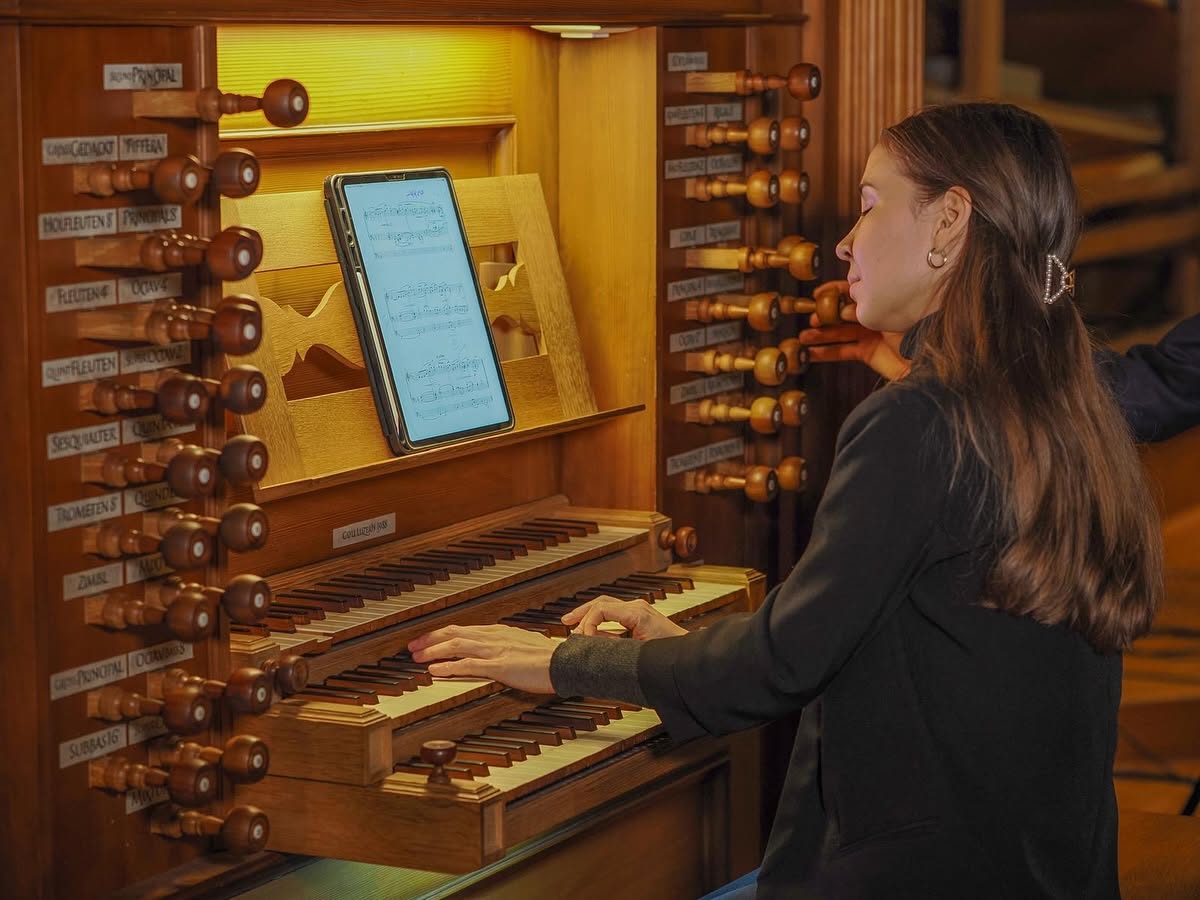 Sofia Korsakova geef orgelconcert in Grote Kerk Nijkerk