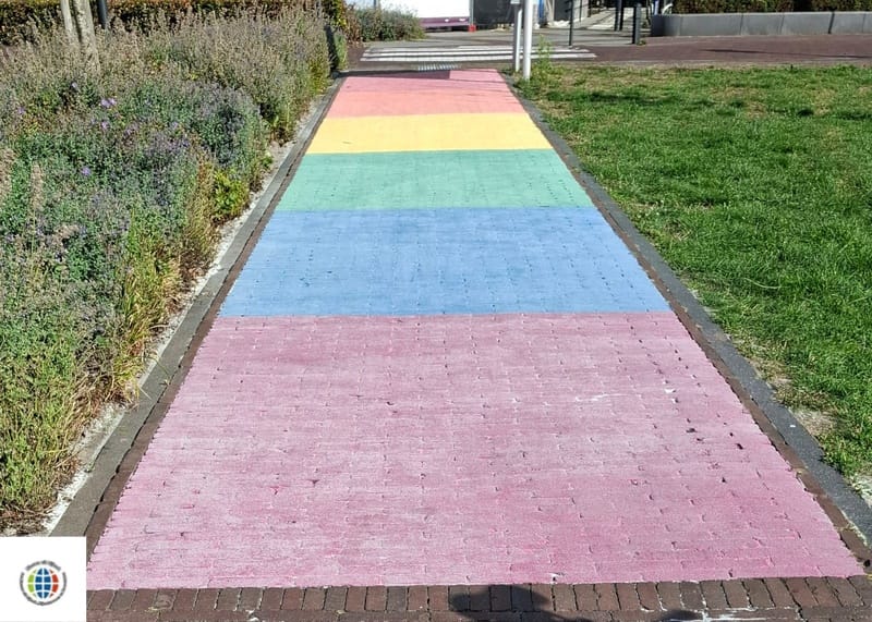 Regenboogpad in Nijkerk is klaar