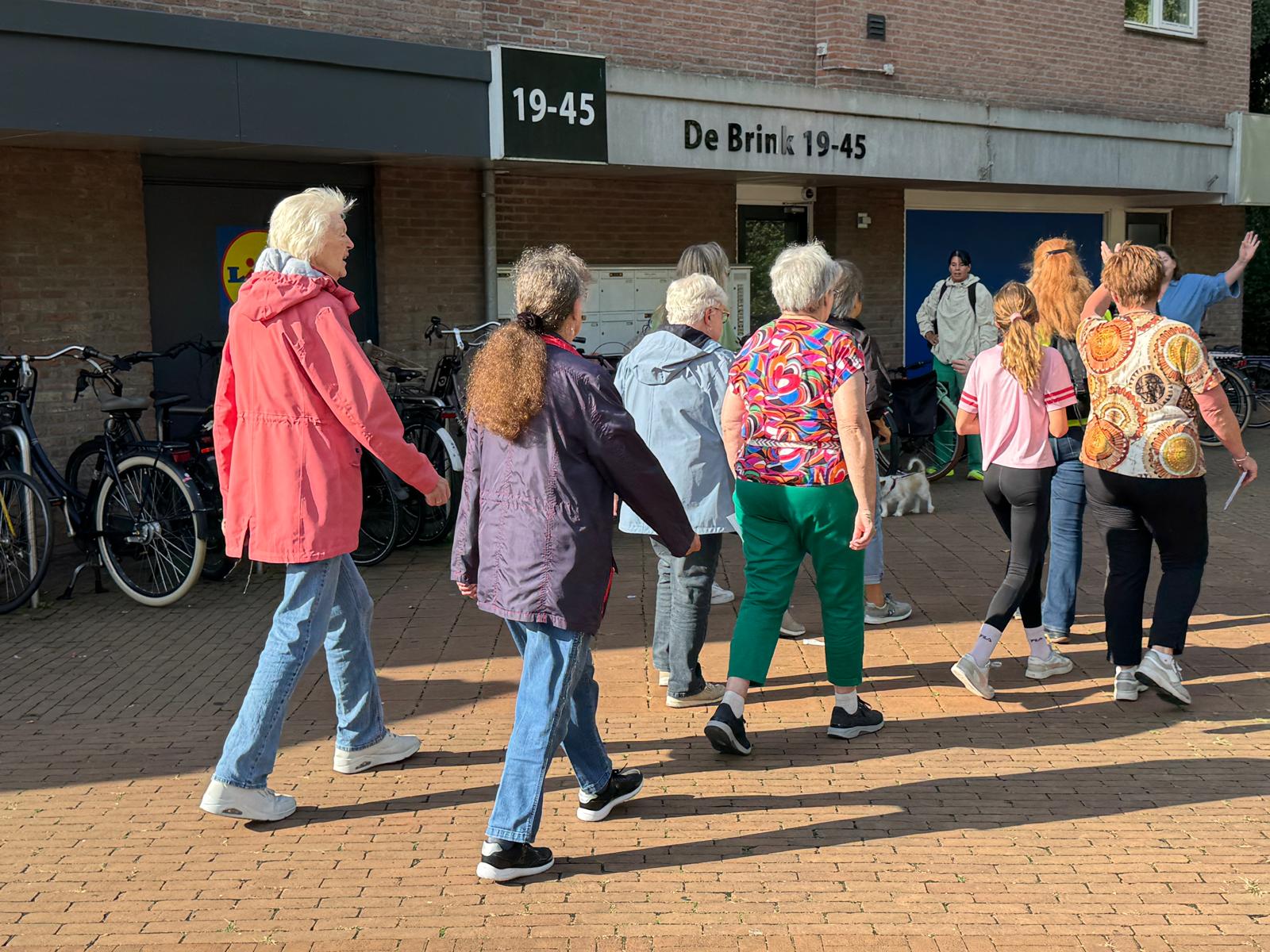 Vijf kilometer wandelen als sportieve start van Dorpsdag Hoevelaken