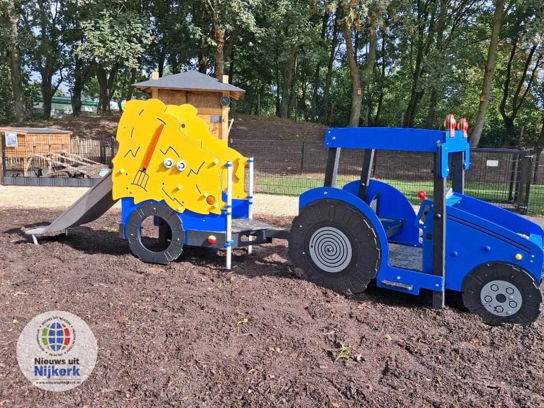 Nieuwe glijbaan voor Speel- en Kinderboerderij De Torteltuin in Hoevelaken