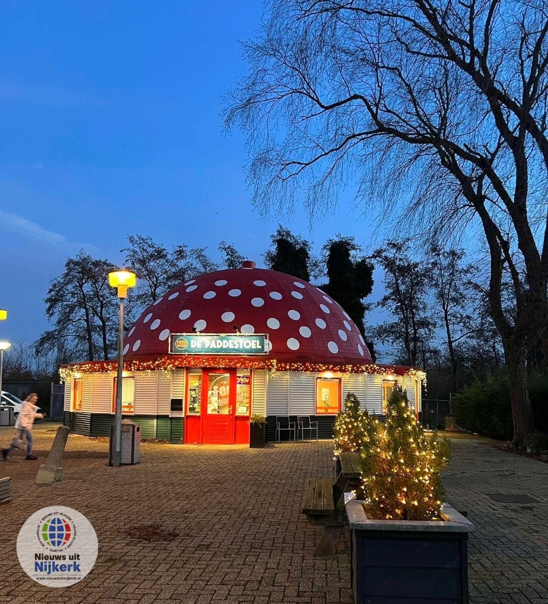 Cafetaria FoodMaster De Paddestoel na verbouwing weer geopend