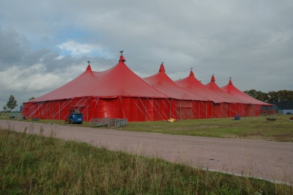Tent01.jpg